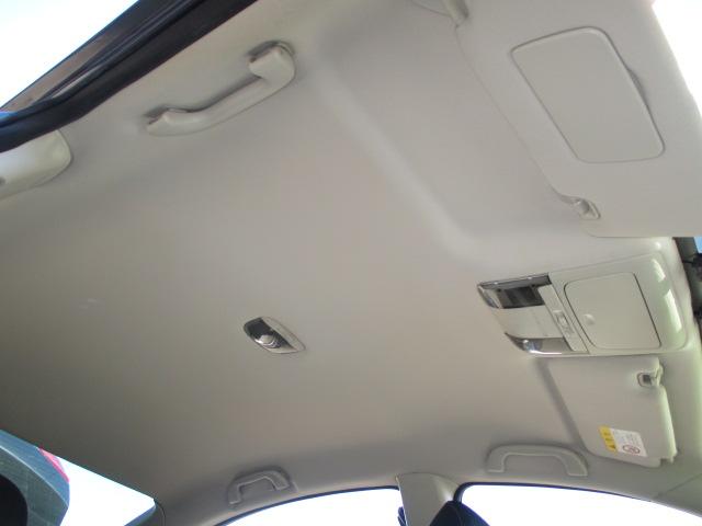 レガシィＢ４ ２．５ｉ　Ｓパッケージ　６速マニュアルトランスミッション　インタークーラーターボ　４ＷＤ　タイミングベルト交換済み　純正１８インチアルミホイール　純正ＨＩＤヘッドライト　純正フロント、リアフォグランプ　キーレス　スマートキー（11枚目）