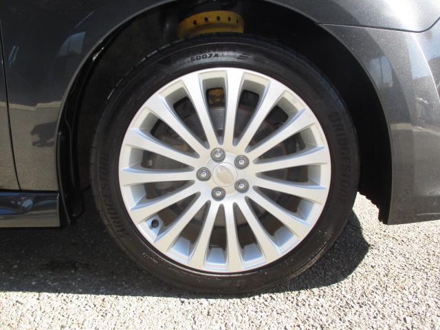 レガシィＢ４ ２．５ｉ　Ｓパッケージ　６速マニュアルトランスミッション　インタークーラーターボ　４ＷＤ　タイミングベルト交換済み　純正１８インチアルミホイール　純正ＨＩＤヘッドライト　純正フロント、リアフォグランプ　キーレス　スマートキー（18枚目）