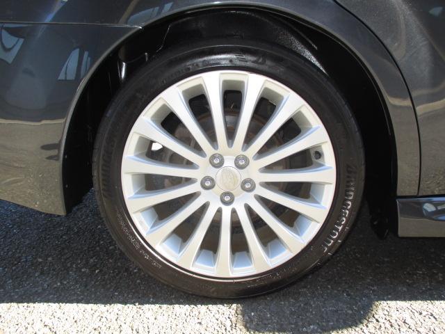 レガシィＢ４ ２．５ｉ　Ｓパッケージ　６速マニュアルトランスミッション　インタークーラーターボ　４ＷＤ　タイミングベルト交換済み　純正１８インチアルミホイール　純正ＨＩＤヘッドライト　純正フロント、リアフォグランプ　キーレス　スマートキー（19枚目）