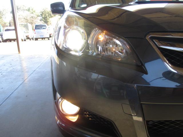 レガシィＢ４ ２．５ｉ　Ｓパッケージ　６速マニュアルトランスミッション　インタークーラーターボ　４ＷＤ　タイミングベルト交換済み　純正１８インチアルミホイール　純正ＨＩＤヘッドライト　純正フロント、リアフォグランプ　キーレス　スマートキー（37枚目）