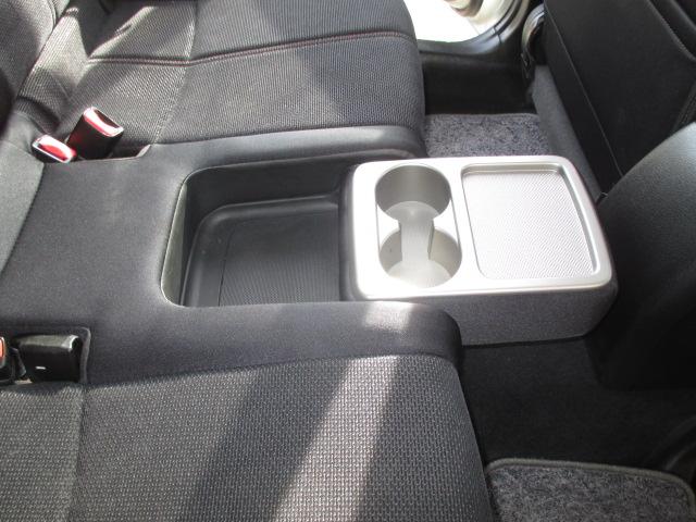 フォレスター ２．０ＸＴ　５速マニュアルトランスミッション　インタークーラーターボ　４ＷＤ　タイミングベルト交換済み　ＣＤラジオ　ＳＴＩ製ストラットタワーバー　純正１７インチアルミホイール　ＨＩＤヘッドライト　ＥＴＣ　キーレス（31枚目）