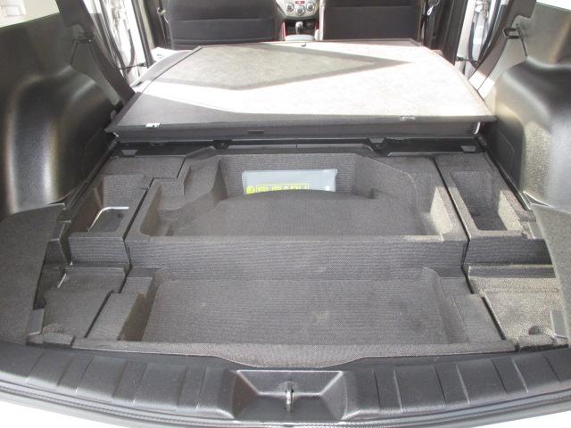 フォレスター ２．０ＸＴ　５速マニュアルトランスミッション　インタークーラーターボ　４ＷＤ　タイミングベルト交換済み　ＣＤラジオ　ＳＴＩ製ストラットタワーバー　純正１７インチアルミホイール　ＨＩＤヘッドライト　ＥＴＣ　キーレス（34枚目）