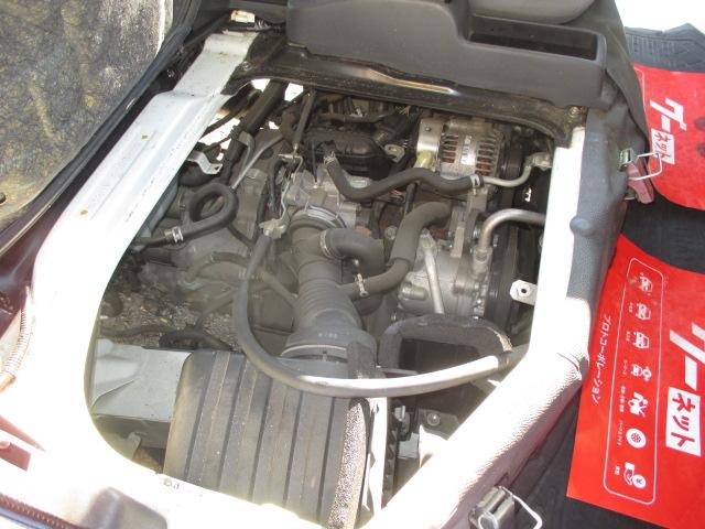 ハイゼットカーゴ ＤＸ　オートマチックトランスミッション　運転席助手席エアバック　パワーステアリング　ヘッドライトレベライザー　純正ラジオカセットデッキ　Ａ／Ｃ　スペアキー　純正ドアバイザー　積載量３５０ｋｇ　集中ドアロック（18枚目）