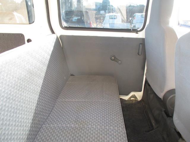 ハイゼットカーゴ ＤＸ　オートマチックトランスミッション　運転席助手席エアバック　パワーステアリング　ヘッドライトレベライザー　純正ラジオカセットデッキ　Ａ／Ｃ　スペアキー　純正ドアバイザー　積載量３５０ｋｇ　集中ドアロック（25枚目）