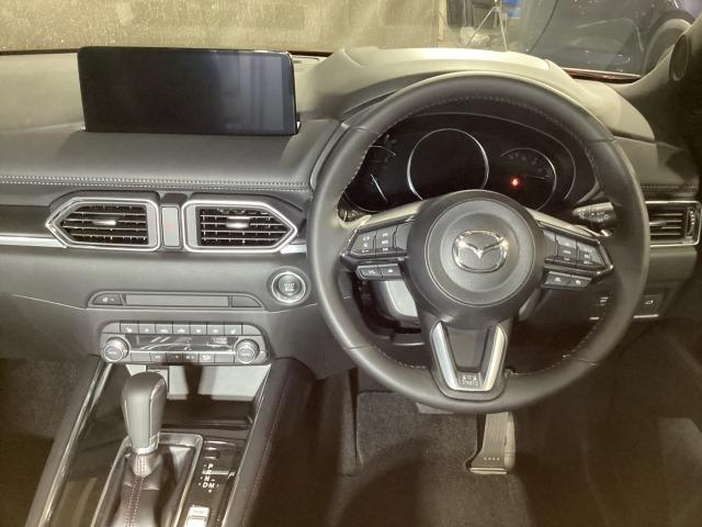 CX-5 2.5 25S スポーツ アピアランス 追従走行 DSC 地デジ 本革 LEDヘッドライト ETC車載器 TV Pシート BTオーディオ オートエアコン ドライブレコーダー Pセンサー アドバンスドキー オートライト 記録簿 シートヒーター(2枚目)