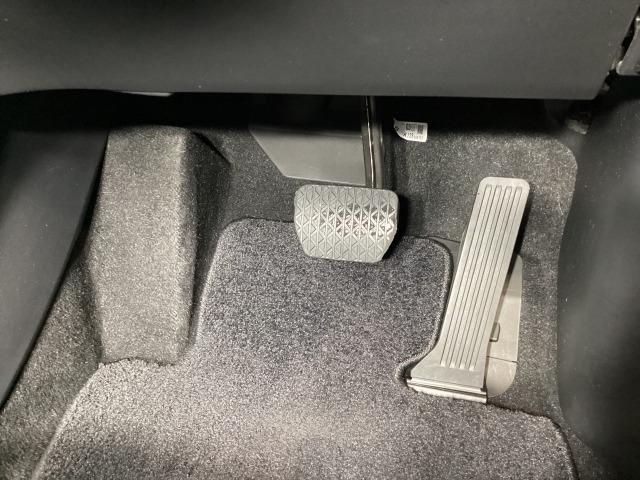 CX-5 2.5 25S スポーツ アピアランス 追従走行 DSC 地デジ 本革 LEDヘッドライト ETC車載器 TV Pシート BTオーディオ オートエアコン ドライブレコーダー Pセンサー アドバンスドキー オートライト 記録簿 シートヒーター(35枚目)