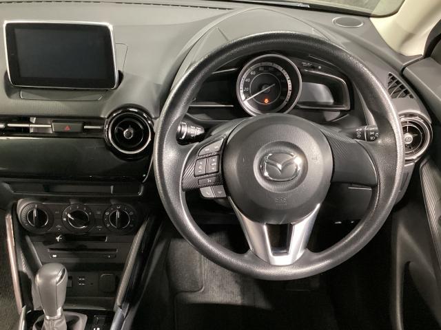 デミオ 1.3 13S 整備記録簿 ワンオ-ナ- アイスト キーレススタート VSA 盗難防止システム 衝突安全ボディ USB マニュアルエアコン フルセグテレビ ABS 運転席エアバッグ パワーウィンド WSRS アイスト(2枚目)