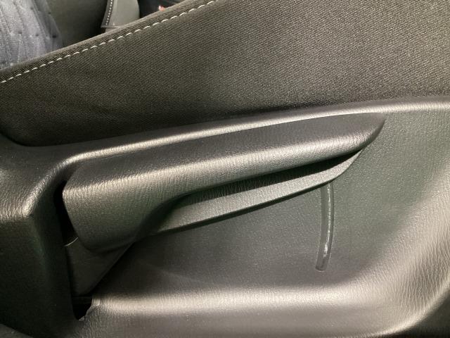 デミオ 1.3 13S 整備記録簿 ワンオ-ナ- アイスト キーレススタート VSA 盗難防止システム 衝突安全ボディ USB マニュアルエアコン フルセグテレビ ABS 運転席エアバッグ パワーウィンド WSRS アイスト(7枚目)