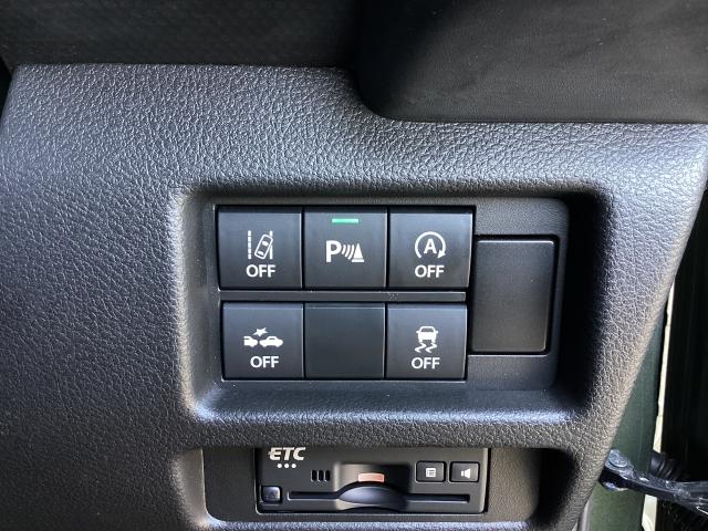 あらゆる安全装備のＯＮ・ＯＦＦをハンドル横のスイッチで切り替えられます。