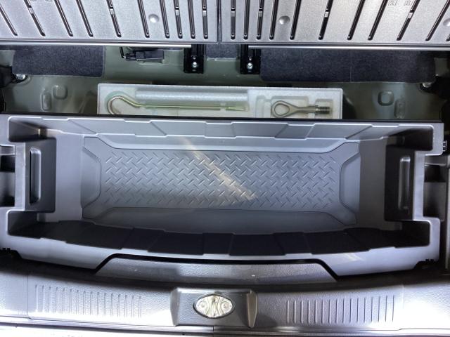 簡単に取り出し可能で砂や泥で汚れてもまるごと洗える防汚タイプラゲッジアンダーボックスです！