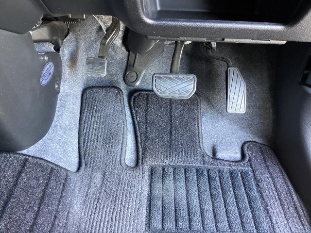 体格に関係なく自然でリラックスした運転姿勢をとることが可能です♪”