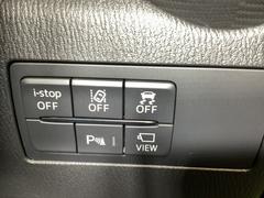 ＴＣＳ（トラクションコントロールシステム）＆ＤＳＣ（横滑り防止機構）やＢＳＭ（隣車線上の側・後方からの車両接近を通知）、ＬＤＷＳ（車線逸脱警報システム）で安全運転をサポート！ 6