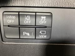 ＴＣＳ（トラクションコントロールシステム）＆ＤＳＣ（横滑り防止機構）やＢＳＭ（隣車線上の側・後方からの車両接近を通知）、ＬＤＷＳ（車線逸脱警報システム）で安全運転をサポート！ 6