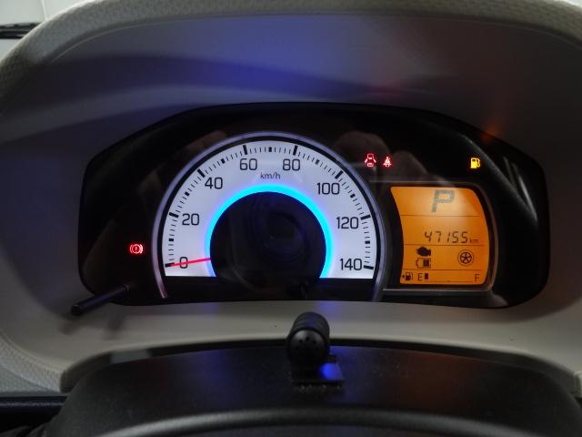 シンプルながらも落ち着いたメーターパネルは大人な雰囲気を演出します。