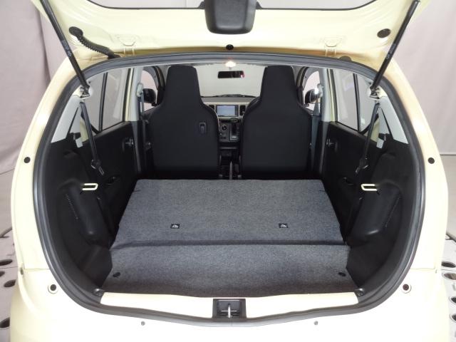 リアシートも簡単格納ができ、大きな荷物もらくらく収納できます！