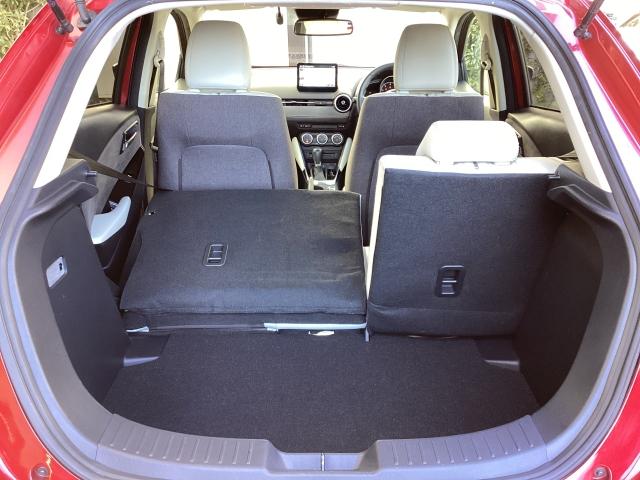 ＭＡＺＤＡ２ １．５　ＸＤ　ホワイト　コンフォート　ディーゼルターボ　特別仕様車　ホワイトハーフレザー　３６０°ビューモニター　特別仕様車　ホワイトハーフレザーシート　ナビ　地デジ　ＤＶＤ再生　Ｂｌｕｅｔｏｏｔｈ　レーンキープアシスト　ＡＬＨ　シートヒーター　ＢＴ接続（12枚目）