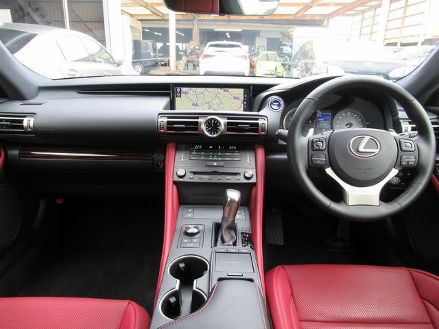 RC300h バージョンL 現行型 1オーナー車 セーフティS LDA BSM 赤革Pシート 3眼LED 2.0ETC ナビTV Bモニター スマートキー コーナーセンサー シートヒーター シートエアコン 純正18AW 記保付き(3枚目)