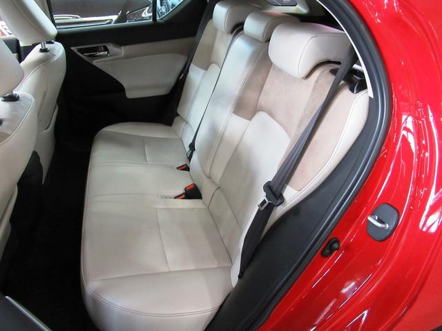 CT200h バージョンC 後期型・L-TEXレザー・プリクラッシュS・レーダークルーズC・LDA・ヒーター付パワーシート・バックカメラ・BTオーディオ・ブルーレイ・ステアヒーター・Aハイビーム・17AW・コーナーソナー・LED(6枚目)