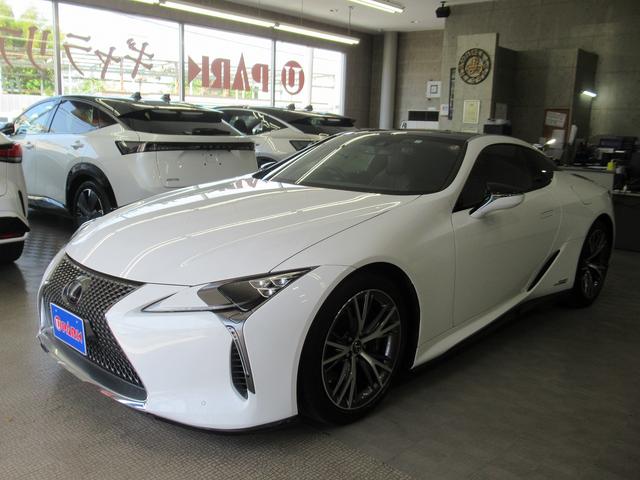 ＬＣ ＬＣ５００ｈ　Ｌパッケージ　黒革エアシート・ＴＲＤエアロ・ＯＰ２０ＡＷ・３眼ＬＥＤヘッド・純正ナビ・フルセグ・Ｂカメラ・ＬＫＡ・ＨＵＤ・セーフティＳ・ＢＳＭ・オートＨＩビーム・パドルシフト・ガラスルーフ・パワーシート・本革ステア（6枚目）