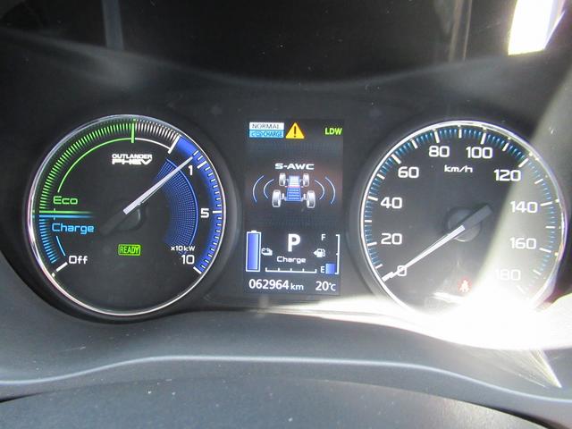 アウトランダーＰＨＥＶ Ｇ　１オーナー・アルパイン１１インチナビ・フルセグ・ｅ－Ａｓｓｉｓｔ・Ｓ－ＡＷＣ・アラウンドビュー・ＬＥＤヘッド・パワーバックドア・シートヒーター・ＢＳＭ・オートＨＩビーム・パドルシフト・１５００Ｗ電源（35枚目）