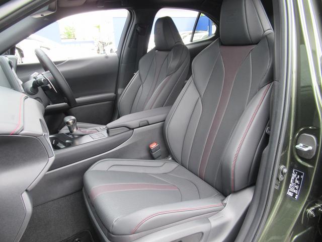 ＵＸ ＵＸ２５０ｈ　Ｆスポーツ　黒革・ＳＲ・パノラミックビュー・１２．３型タッチパネルナビ・フルセグ・３眼ＬＥＤ・パドルシフト・純正１８ＡＷ・パワーバックドア・セーフティＳ・オートＨＩビーム・ステアヒーター・ＢＳＭ・ＬＫＡ・ＥＴＣ（18枚目）