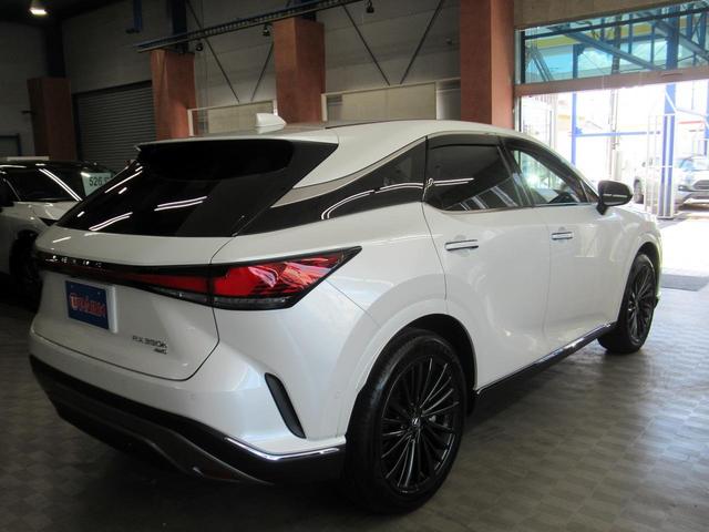 ＲＸ ＲＸ３５０ｈ　バージョンＬ　セミアニリン本革・全席エアシート・パノラミックビュー・１４インチナビ・フルセグ・アドバンスドパーク・ＨＵＤ・パワーバックドア・輻射ヒーター・デジタルインナーミラー・純正２１ＡＷ・ＬＥＤ・パドルシフト（8枚目）