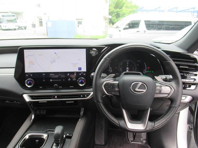 ＲＸ ＲＸ３５０ｈ　バージョンＬ　セミアニリン本革・全席エアシート・パノラミックビュー・１４インチナビ・フルセグ・アドバンスドパーク・ＨＵＤ・パワーバックドア・輻射ヒーター・デジタルインナーミラー・純正２１ＡＷ・ＬＥＤ・パドルシフト（9枚目）