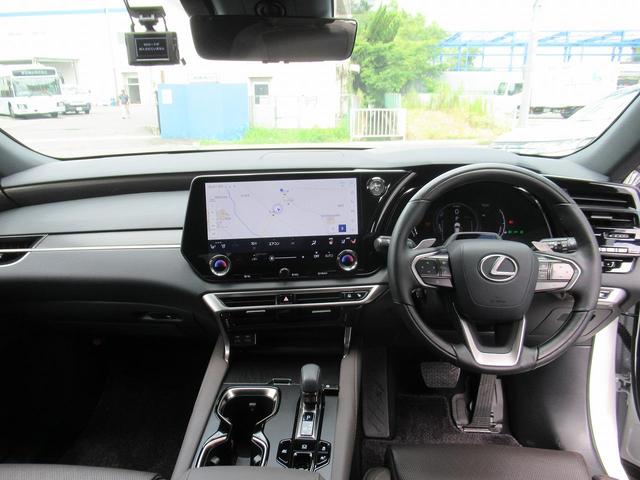 ＲＸ ＲＸ３５０ｈ　バージョンＬ　セミアニリン本革・全席エアシート・パノラミックビュー・１４インチナビ・フルセグ・アドバンスドパーク・ＨＵＤ・パワーバックドア・輻射ヒーター・デジタルインナーミラー・純正２１ＡＷ・ＬＥＤ・パドルシフト（10枚目）