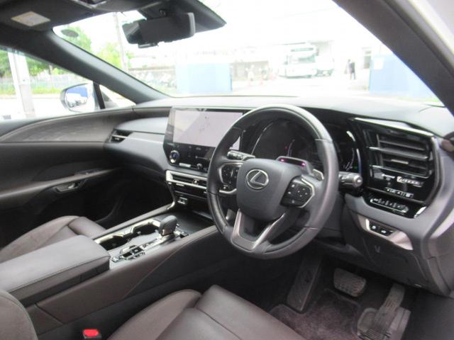 ＲＸ ＲＸ３５０ｈ　バージョンＬ　セミアニリン本革・全席エアシート・パノラミックビュー・１４インチナビ・フルセグ・アドバンスドパーク・ＨＵＤ・パワーバックドア・輻射ヒーター・デジタルインナーミラー・純正２１ＡＷ・ＬＥＤ・パドルシフト（11枚目）