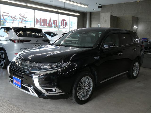 アウトランダーＰＨＥＶ Ｇプレミアムパッケージ　後期・ダイヤキルティングレザー・ｅ－Ａｓｓｉｓｔ・Ｓ－ＡＷＣ・純正ナビ・アラウンドビュー・フルセグ・純正１８ＡＷ・ＬＥＤヘッド・ＢＳＭ・ＬＫＡ・１００Ｖ１５００ｗ電源・シートヒーター・パドルシフト（6枚目）