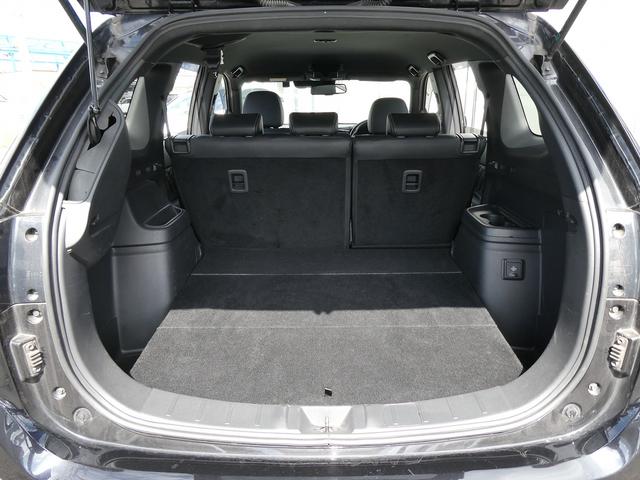 アウトランダーＰＨＥＶ Ｇプレミアムパッケージ　後期・ダイヤキルティングレザー・ｅ－Ａｓｓｉｓｔ・Ｓ－ＡＷＣ・純正ナビ・アラウンドビュー・フルセグ・純正１８ＡＷ・ＬＥＤヘッド・ＢＳＭ・ＬＫＡ・１００Ｖ１５００ｗ電源・シートヒーター・パドルシフト（15枚目）
