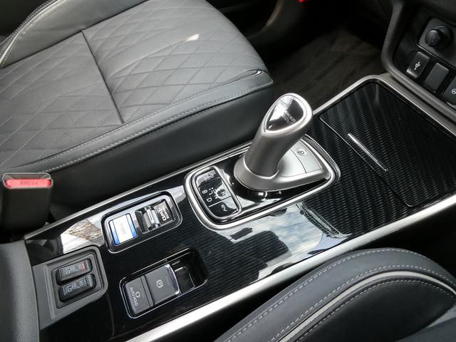 アウトランダーＰＨＥＶ Ｇプレミアムパッケージ　後期・ダイヤキルティングレザー・ｅ－Ａｓｓｉｓｔ・Ｓ－ＡＷＣ・純正ナビ・アラウンドビュー・フルセグ・純正１８ＡＷ・ＬＥＤヘッド・ＢＳＭ・ＬＫＡ・１００Ｖ１５００ｗ電源・シートヒーター・パドルシフト（25枚目）