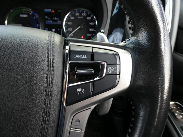 アウトランダーＰＨＥＶ Ｇプレミアムパッケージ　後期・ダイヤキルティングレザー・ｅ－Ａｓｓｉｓｔ・Ｓ－ＡＷＣ・純正ナビ・アラウンドビュー・フルセグ・純正１８ＡＷ・ＬＥＤヘッド・ＢＳＭ・ＬＫＡ・１００Ｖ１５００ｗ電源・シートヒーター・パドルシフト（33枚目）