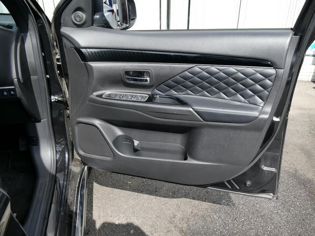 アウトランダーＰＨＥＶ Ｇプレミアムパッケージ　後期・ダイヤキルティングレザー・ｅ－Ａｓｓｉｓｔ・Ｓ－ＡＷＣ・純正ナビ・アラウンドビュー・フルセグ・純正１８ＡＷ・ＬＥＤヘッド・ＢＳＭ・ＬＫＡ・１００Ｖ１５００ｗ電源・シートヒーター・パドルシフト（40枚目）