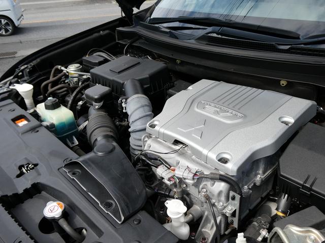 アウトランダーＰＨＥＶ Ｇプレミアムパッケージ　後期・ダイヤキルティングレザー・ｅ－Ａｓｓｉｓｔ・Ｓ－ＡＷＣ・純正ナビ・アラウンドビュー・フルセグ・純正１８ＡＷ・ＬＥＤヘッド・ＢＳＭ・ＬＫＡ・１００Ｖ１５００ｗ電源・シートヒーター・パドルシフト（66枚目）