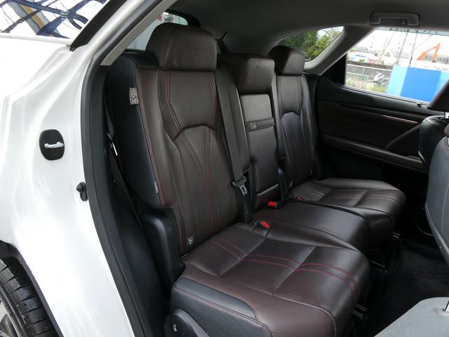 ＲＸ ＲＸ４５０ｈＬ　茶革エアシート・パノラミックビュー・３眼ＬＥＤヘッド・セーフティーＳ・純正ナビ・フルセグ・純正２０ＡＷ・ＨＵＤ・ＢＳＭ・パワーバックドア・ウッドコンビＨ・リアシートヒーター・オートＨＩビーム・７人乗り（14枚目）