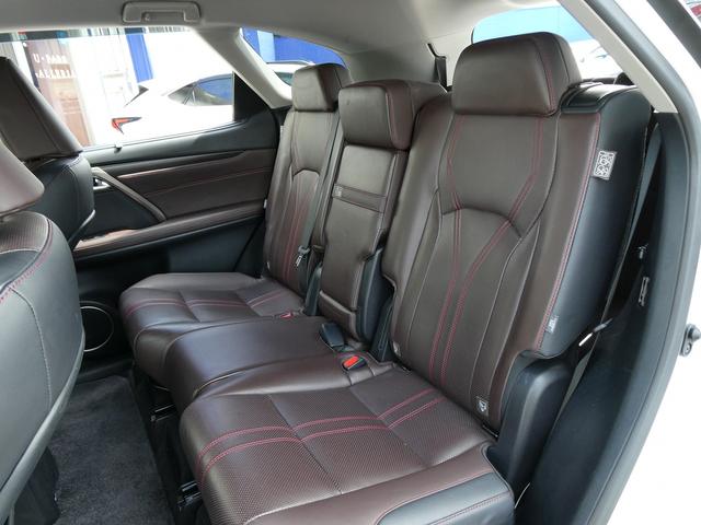 ＲＸ ＲＸ４５０ｈＬ　茶革エアシート・パノラミックビュー・３眼ＬＥＤヘッド・セーフティーＳ・純正ナビ・フルセグ・純正２０ＡＷ・ＨＵＤ・ＢＳＭ・パワーバックドア・ウッドコンビＨ・リアシートヒーター・オートＨＩビーム・７人乗り（20枚目）