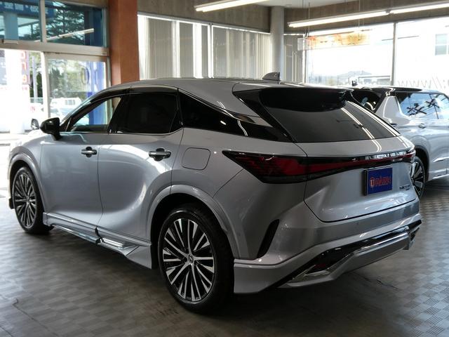 ＲＸ ＲＸ３５０　バージョンＬ　１オーナー・専用本革ウルトラスエードシート・モデリスタエアロ・全席エアシート・パノラミックビュー・１４インチナビ・フルセグ・３眼ＬＥＤ・デジタルインナーミラー・純正２１ＡＷ・ＨＵＤ・アドバンスドパーク（7枚目）