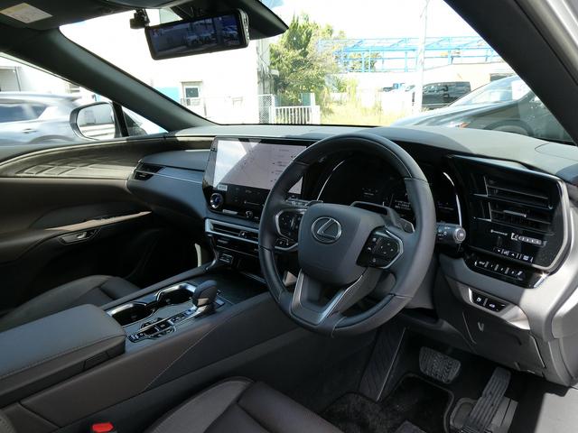 ＲＸ ＲＸ３５０　バージョンＬ　１オーナー・専用本革ウルトラスエードシート・モデリスタエアロ・全席エアシート・パノラミックビュー・１４インチナビ・フルセグ・３眼ＬＥＤ・デジタルインナーミラー・純正２１ＡＷ・ＨＵＤ・アドバンスドパーク（12枚目）