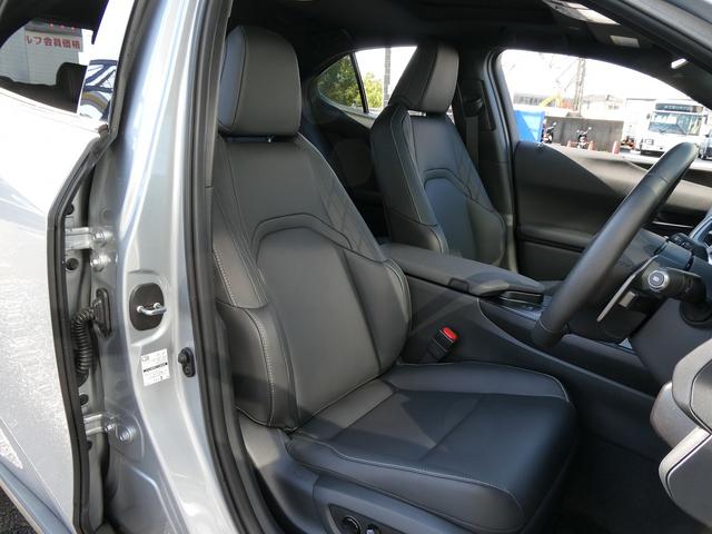 ＵＸ ＵＸ３００ｈ　バージョンＣ　後期・１オーナー・Ｌ－ＴＥＸレザー・ＳＲ・パノラミックビュー・１２．３インチタッチパネルナビ・フルセグ・カープレイ・セーフティＳ・ＬＥＤヘッド・シートヒーター・パドルシフト・純正ドラレコ・ＥＴＣ２．０（12枚目）