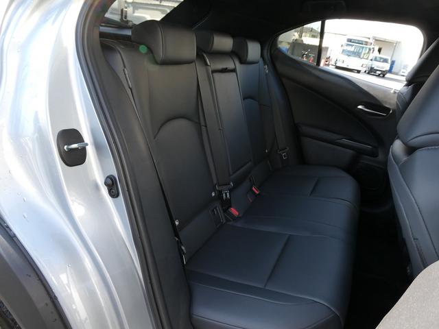 ＵＸ ＵＸ３００ｈ　バージョンＣ　後期・１オーナー・Ｌ－ＴＥＸレザー・ＳＲ・パノラミックビュー・１２．３インチタッチパネルナビ・フルセグ・カープレイ・セーフティＳ・ＬＥＤヘッド・シートヒーター・パドルシフト・純正ドラレコ・ＥＴＣ２．０（13枚目）