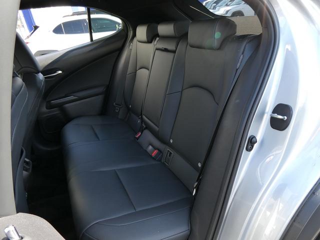 ＵＸ ＵＸ３００ｈ　バージョンＣ　後期・１オーナー・Ｌ－ＴＥＸレザー・ＳＲ・パノラミックビュー・１２．３インチタッチパネルナビ・フルセグ・カープレイ・セーフティＳ・ＬＥＤヘッド・シートヒーター・パドルシフト・純正ドラレコ・ＥＴＣ２．０（15枚目）