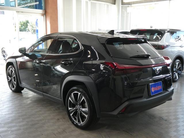 UX UX250h バージョンL 後期・黒革エアシート・パノラミックビュー・12.3インチタッチパネルナビ・フルセグ・カープレイ・純正18AW・パワーバックドア・3眼LEDヘッド・オートHIビーム・セーフティS・ドラレコ・ETC2.0(6枚目)