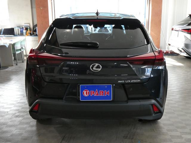 UX UX250h バージョンL 後期・黒革エアシート・パノラミックビュー・12.3インチタッチパネルナビ・フルセグ・カープレイ・純正18AW・パワーバックドア・3眼LEDヘッド・オートHIビーム・セーフティS・ドラレコ・ETC2.0(7枚目)