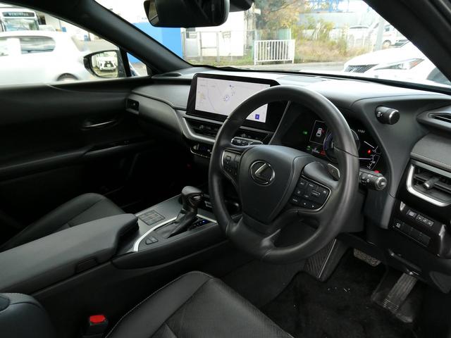 UX UX250h バージョンL 後期・黒革エアシート・パノラミックビュー・12.3インチタッチパネルナビ・フルセグ・カープレイ・純正18AW・パワーバックドア・3眼LEDヘッド・オートHIビーム・セーフティS・ドラレコ・ETC2.0(11枚目)