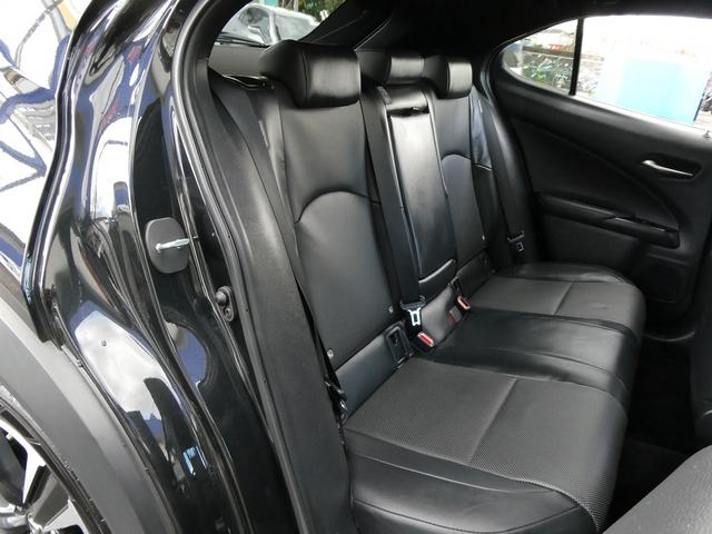 UX UX250h バージョンL 後期・黒革エアシート・パノラミックビュー・12.3インチタッチパネルナビ・フルセグ・カープレイ・純正18AW・パワーバックドア・3眼LEDヘッド・オートHIビーム・セーフティS・ドラレコ・ETC2.0(13枚目)
