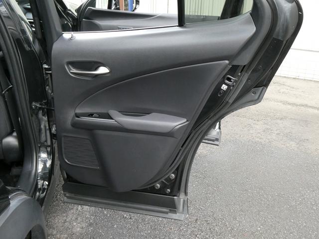 UX UX250h バージョンL 後期・黒革エアシート・パノラミックビュー・12.3インチタッチパネルナビ・フルセグ・カープレイ・純正18AW・パワーバックドア・3眼LEDヘッド・オートHIビーム・セーフティS・ドラレコ・ETC2.0(45枚目)