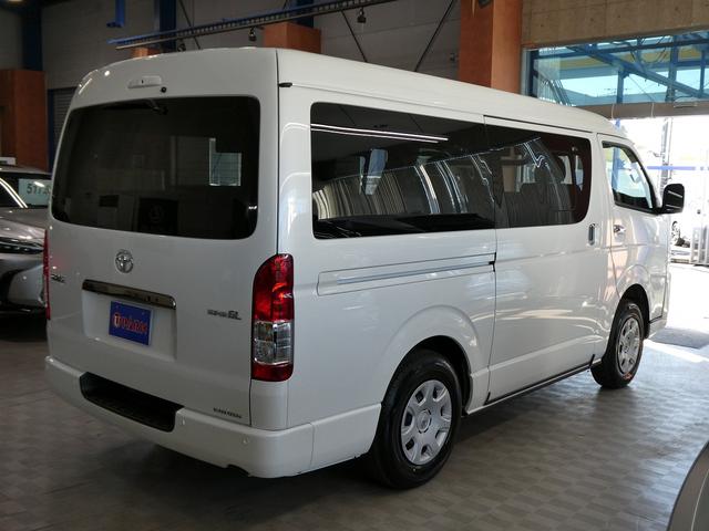 ハイエースバン スーパーGL ダークプライムII インディアンキャンパー製アパッチ・サブバッテリー×2・2段ベッド・1500Wインバーター・電子レンジ・走行充電・40L冷蔵庫・シンク・10L給排水タンク・テーブル・アルパインナビフリップダウンモニター(8枚目)