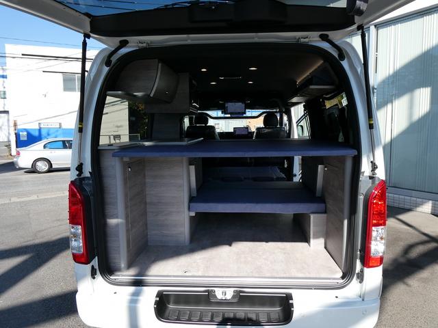 ハイエースバン スーパーGL ダークプライムII インディアンキャンパー製アパッチ・サブバッテリー×2・2段ベッド・1500Wインバーター・電子レンジ・走行充電・40L冷蔵庫・シンク・10L給排水タンク・テーブル・アルパインナビフリップダウンモニター(9枚目)