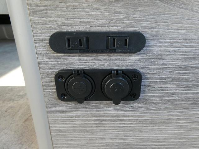 ハイエースバン スーパーGL ダークプライムII インディアンキャンパー製アパッチ・サブバッテリー×2・2段ベッド・1500Wインバーター・電子レンジ・走行充電・40L冷蔵庫・シンク・10L給排水タンク・テーブル・アルパインナビフリップダウンモニター(37枚目)